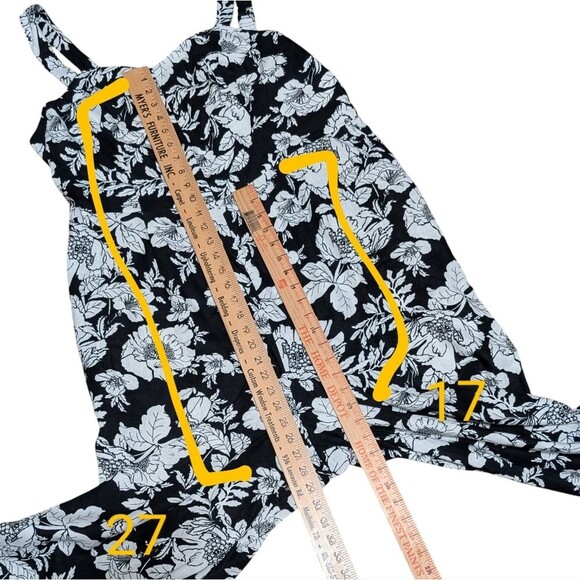 NWT Old Navy jumpsuit size 2X black white floral smocked linen cami cropped - Picture 5 of 11